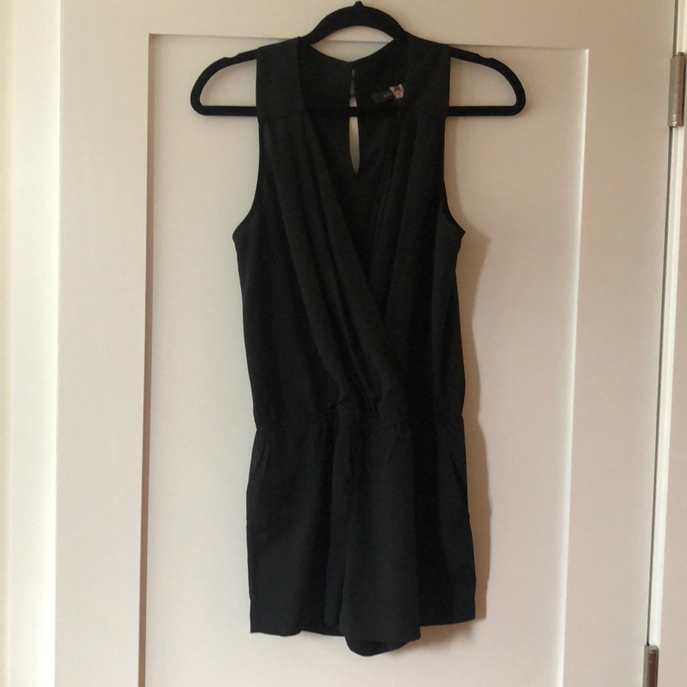 BCBG Black sleeveless romper w pockets, S